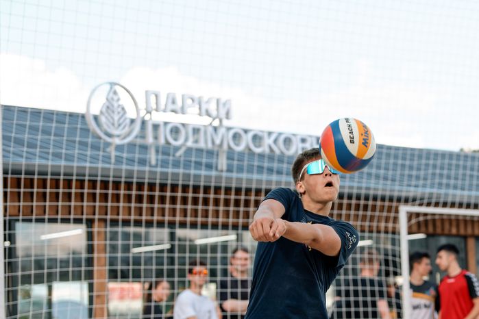Пляжный волейбол на новой площадке «Пойма volley» в Красногорске