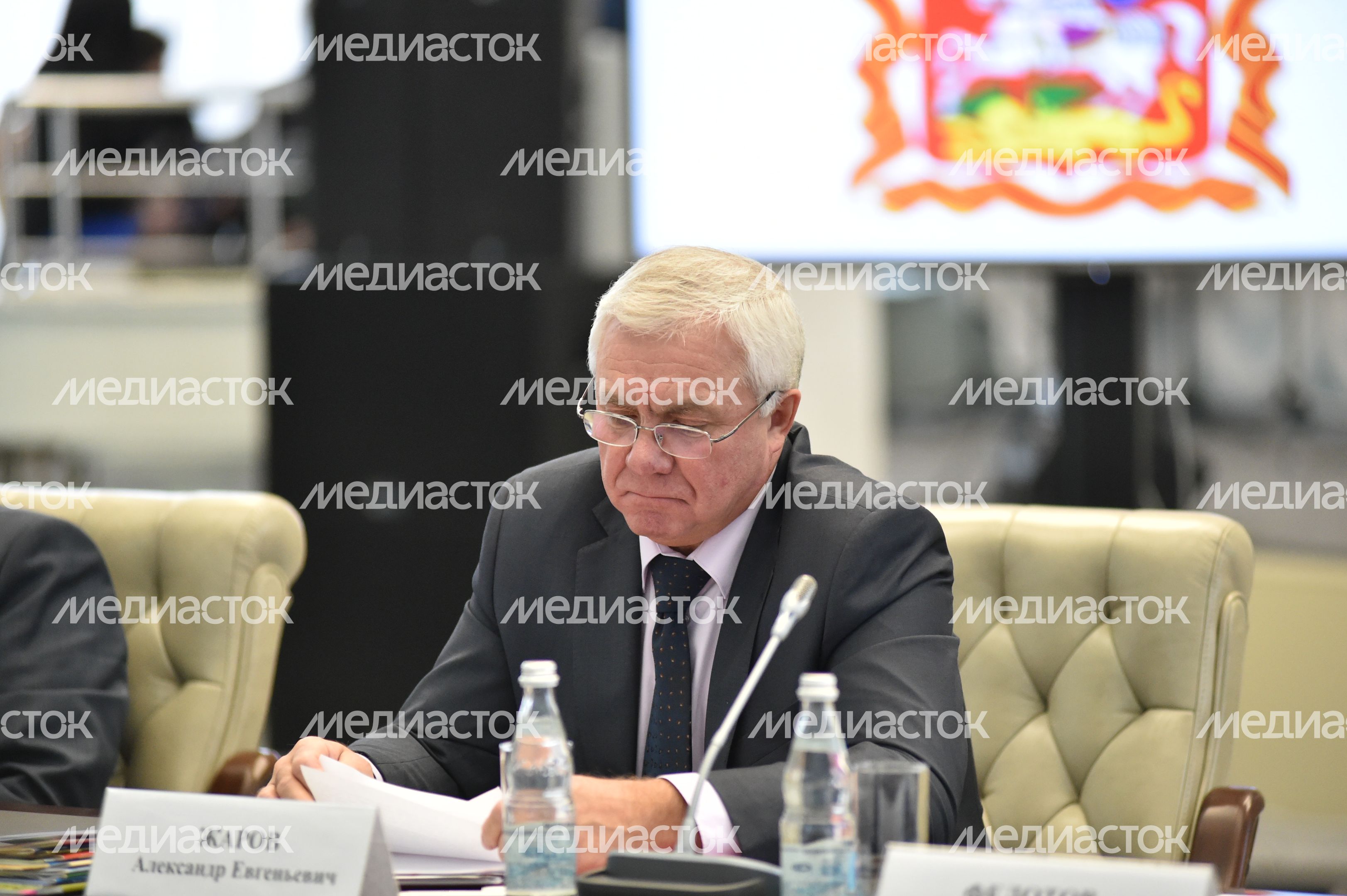 А. Воробьев провел рабочую встречу с правозащитниками А. Воробьев провел рабочую встречу с правозащитниками