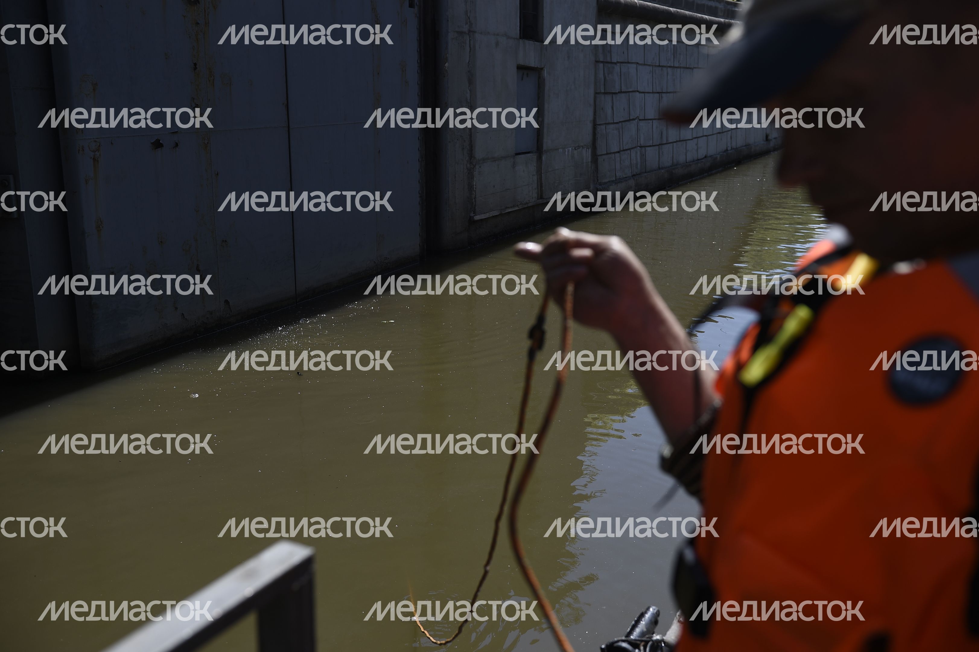 «Мосводосток» проверил гидроузел на реке Яуза в Москве