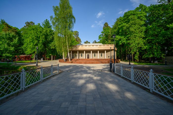 Зеленый театр в Красногорском городском парке после благоустройства
