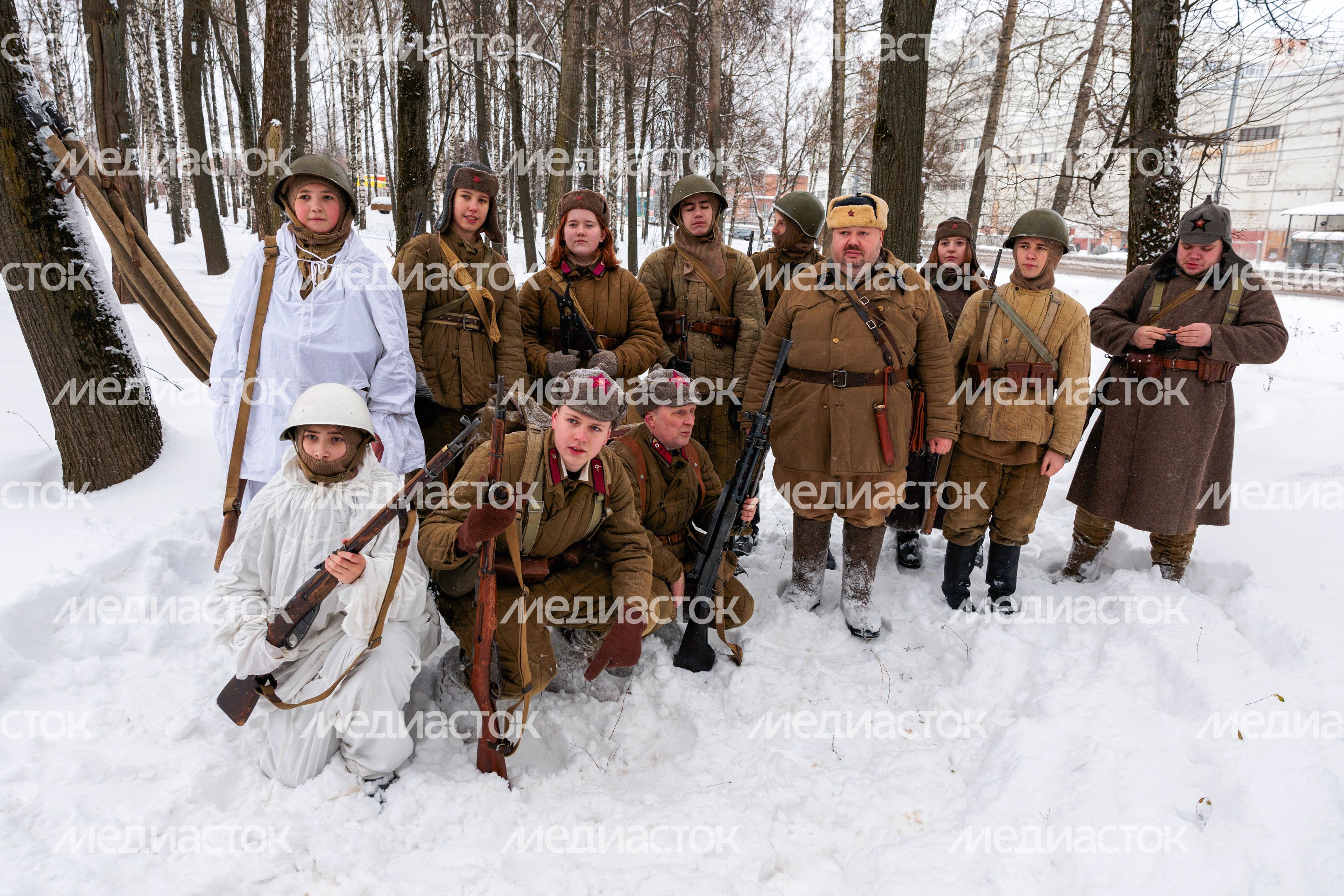 Военно-историческая реконструкция "Бои под Клином" Военно-историческая реконструкция "Бои под Клином"