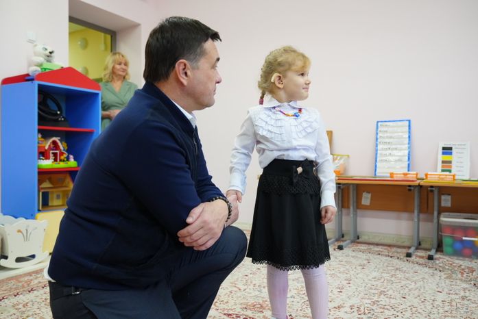 Посещение интерната для обучения слепоглухих детей и молодых инвалидов в Сергиево-Посадском округе Губернатором Подмосковья