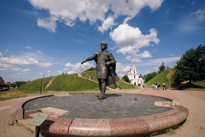 Дмитров. Памятник Юрию Долгорукому
