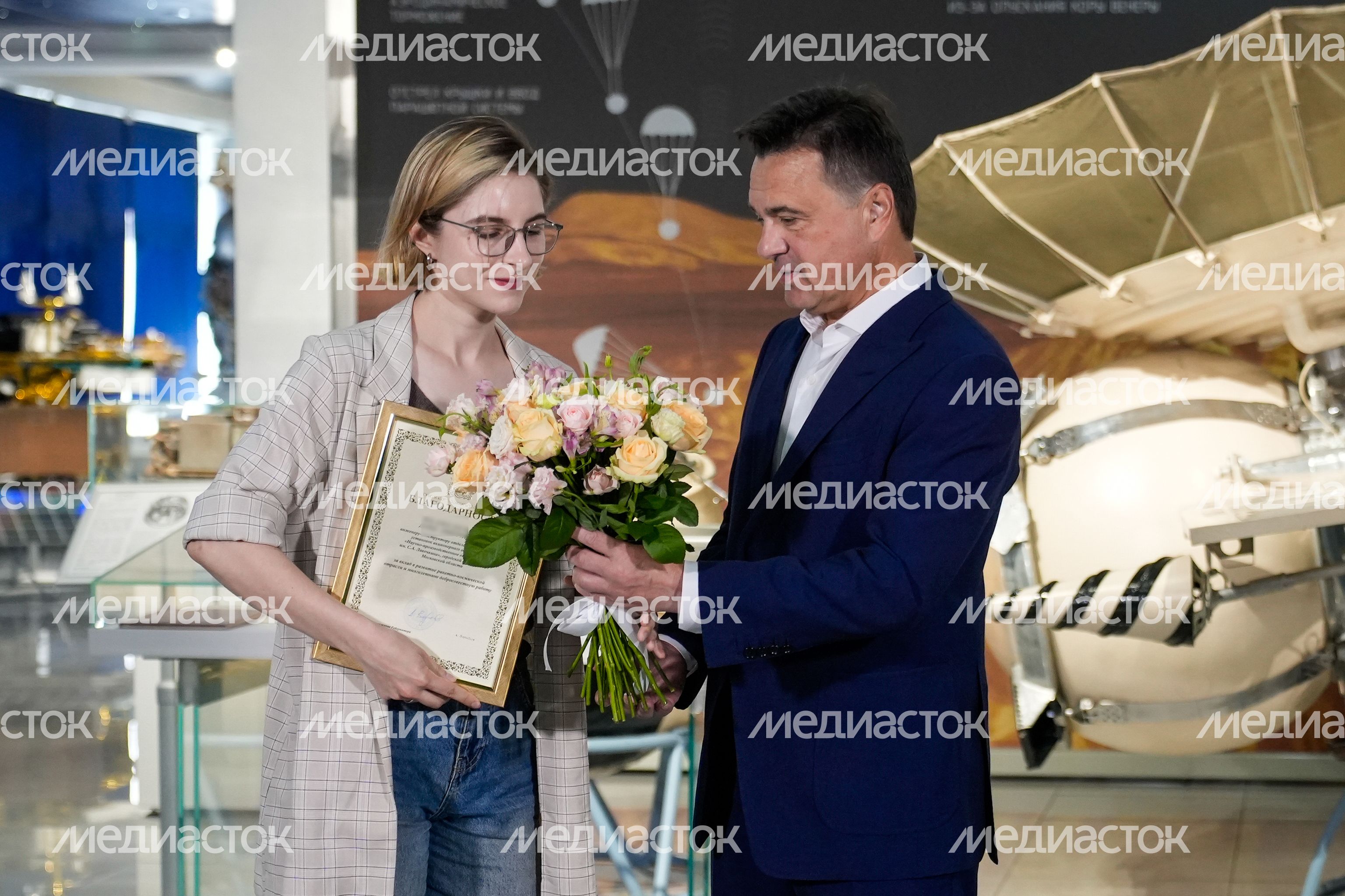 Андрей Воробьев вручил награды лучшим сотрудникам НПО им. С.А. Лавочкина