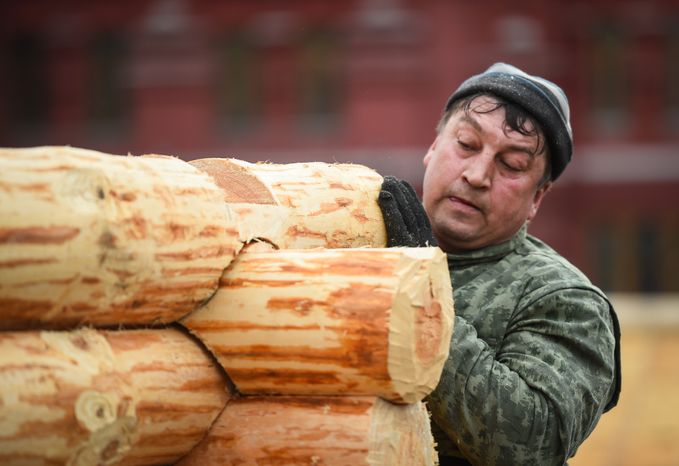 Монтаж инсталляций для фестиваля «Московская Масленица» на Манежной площади