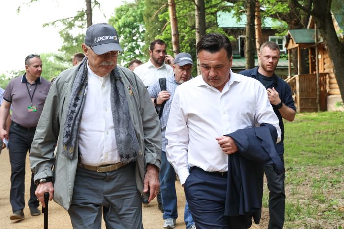 Андрей Воробьев посетил юбилейный фестиваль "Мелиховская весна" в Чехове