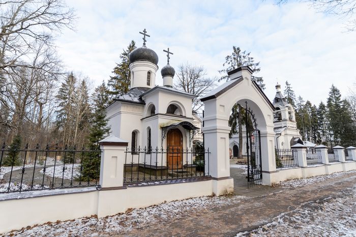 Сергиев Посад. Сергиевский храм. Осень