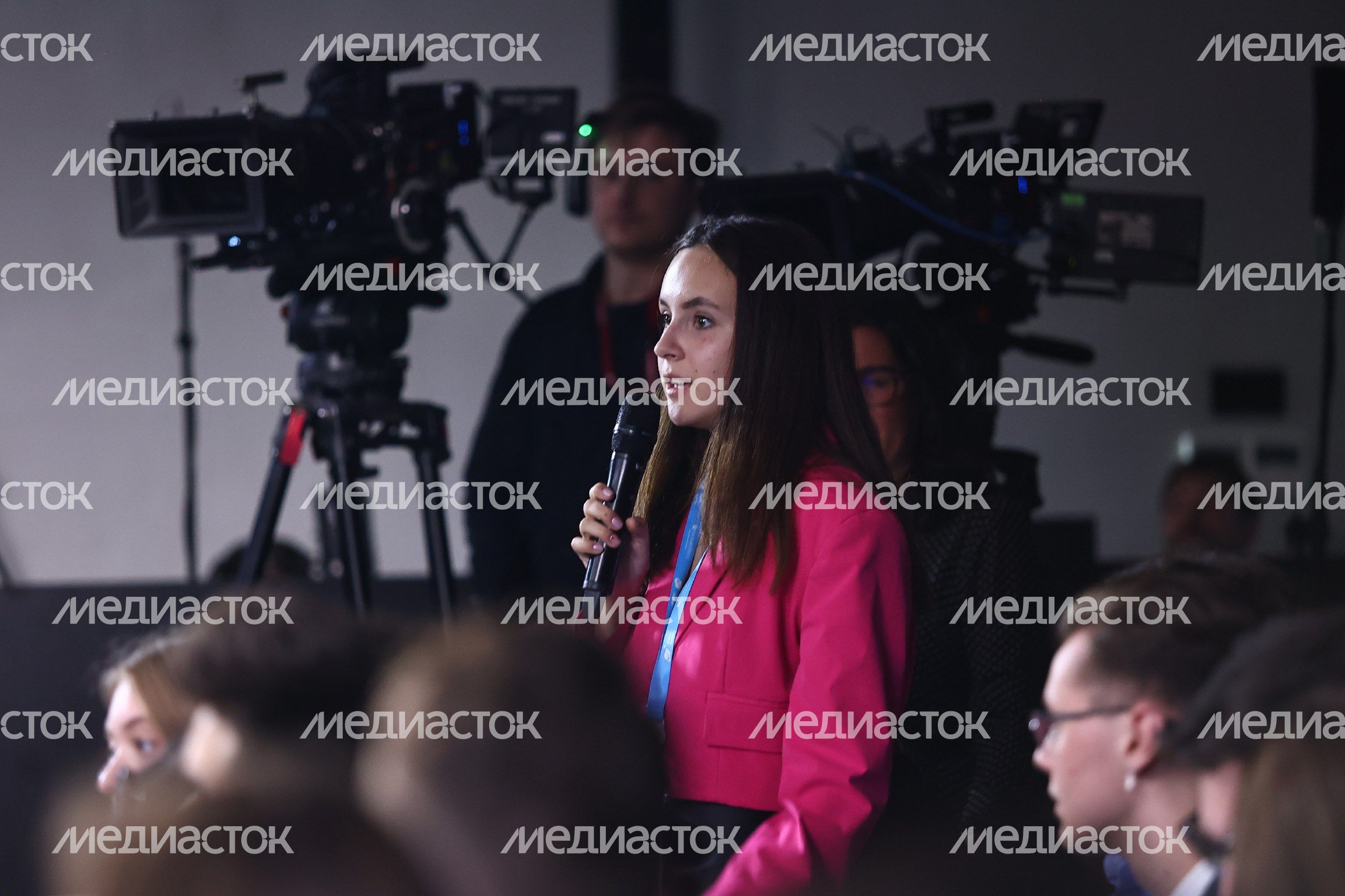 Выступление Губернатора Андрея Воробьева перед участниками «Академии ПМЭФ» Выступление Губернатора Андрея Воробьева перед участниками «Академии ПМЭФ»