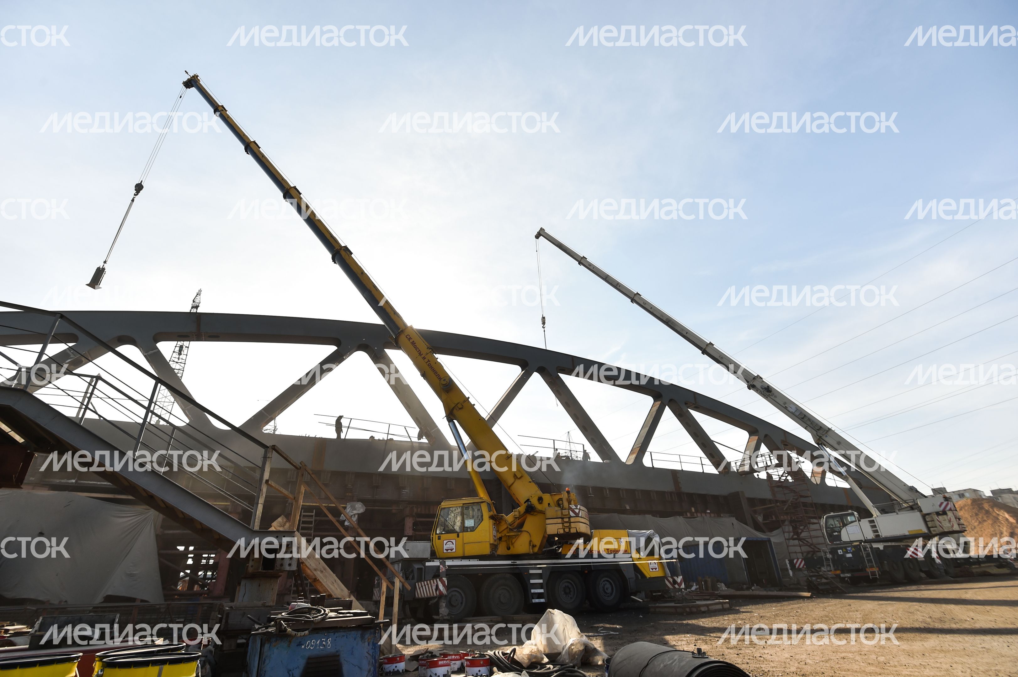 Надвижка арочного пролета на развязке Ленинградского шоссе в Химках