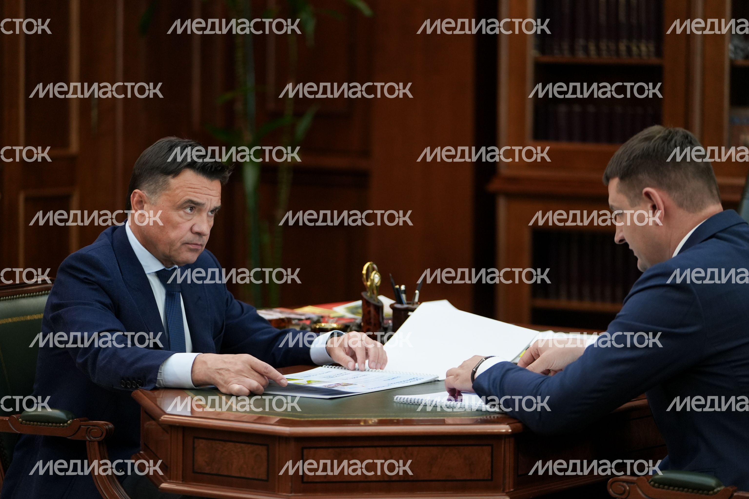 Андрей Воробьев провел рабочую встречу с главой Богородского городского округа Денисом Семеновым