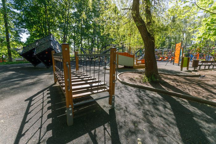 Аттракционы в парке «Березовая роща» города Дмитров