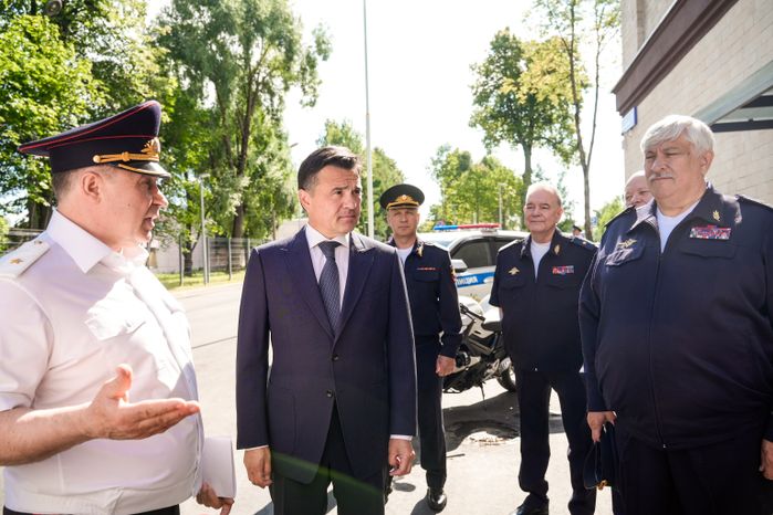 Андрей Воробьев поздравил сотрудников ГИБДД с профессиональным праздником