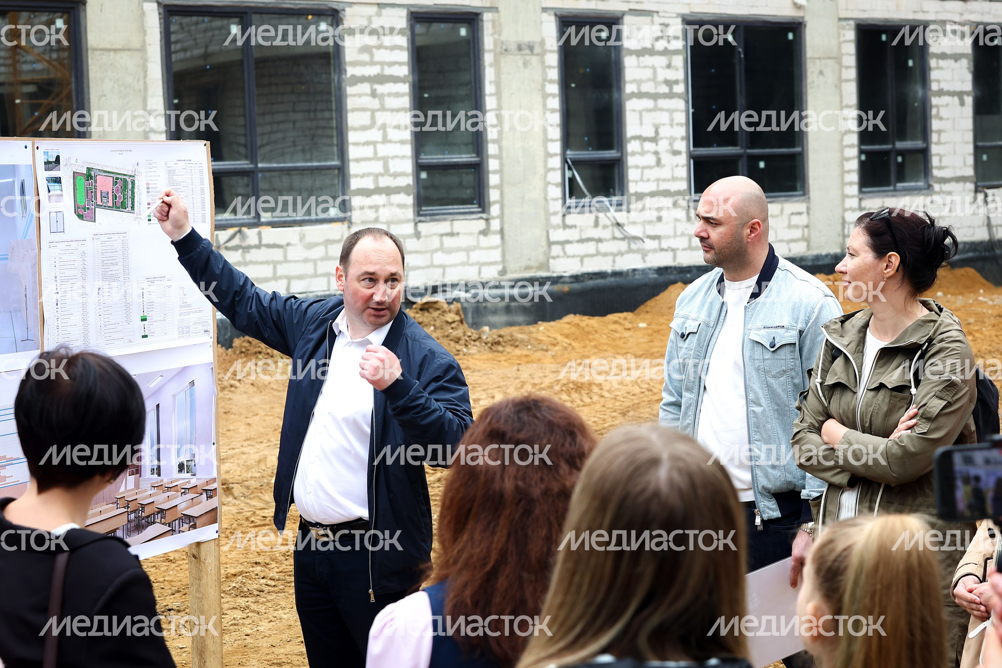 Проверка хода строительства школы в мкр  Юго-Западный в Ступине Губернатором Подмосковья