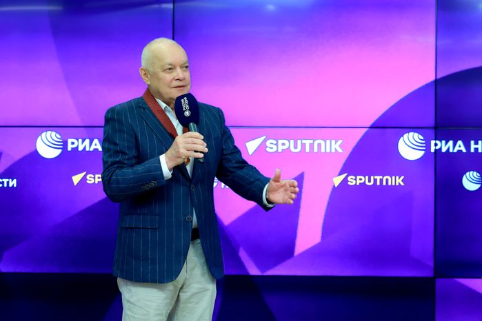 Андрей Воробьев вручил Дмитрию Киселеву Орден «За заслуги перед Московской областью» I степени