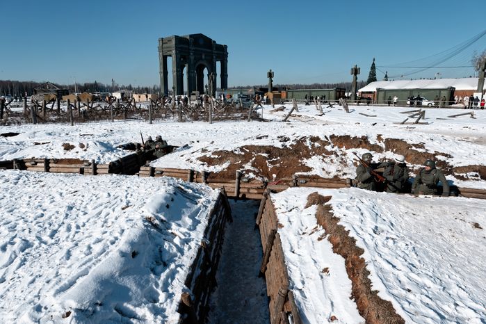 Военно-историческая реконструкция битвы за Сталинград у храма ВС РФ в Кубинке