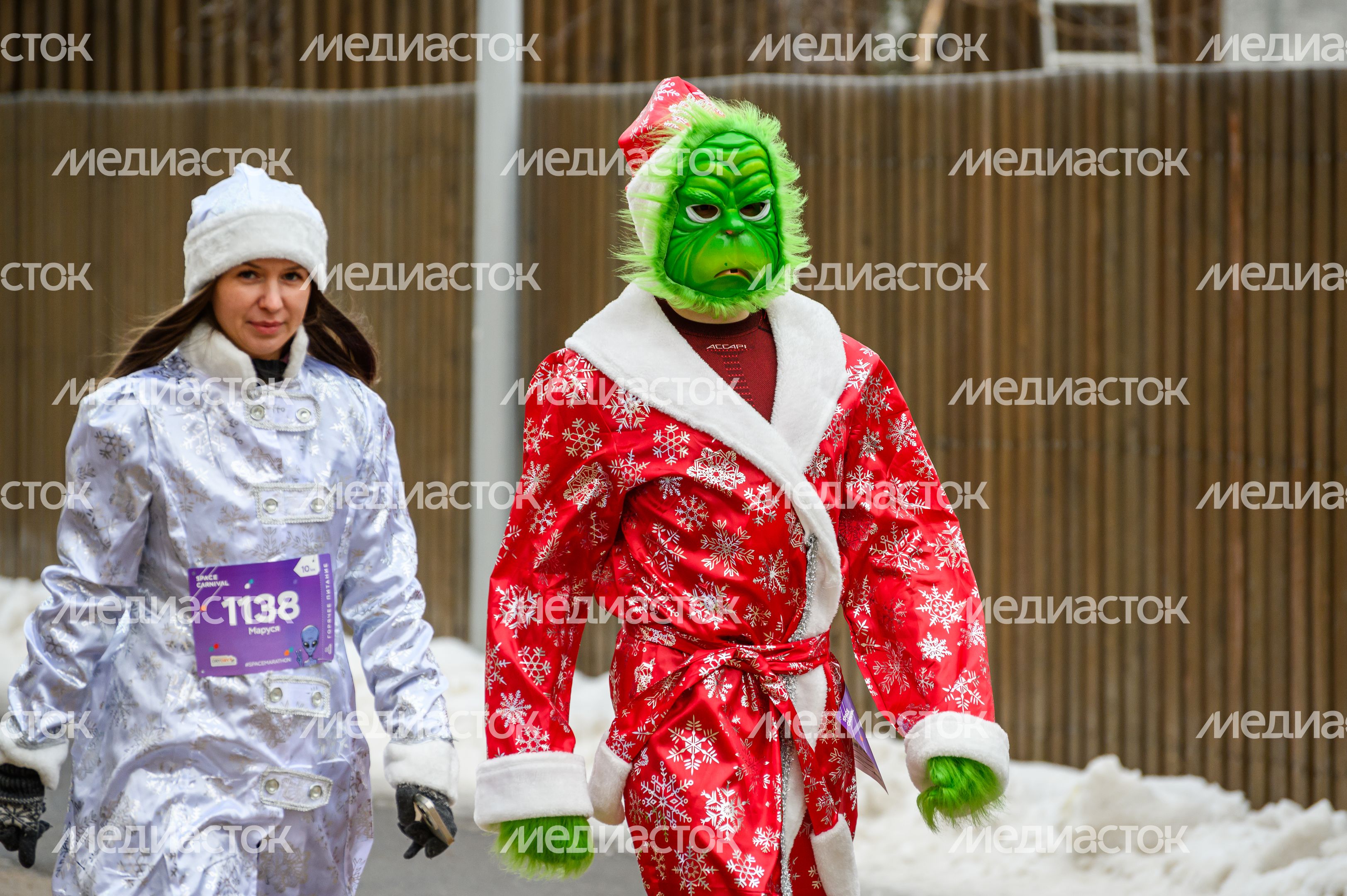 Новогодний забег в карнавальных костюмах Space Carnival 2024 в Королеве Новогодний забег в карнавальных костюмах Space Carnival 2024 в Королеве
