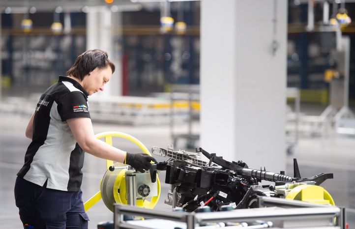 Открытие автомобильного завода Mercedes‑Benz в Подмосковье