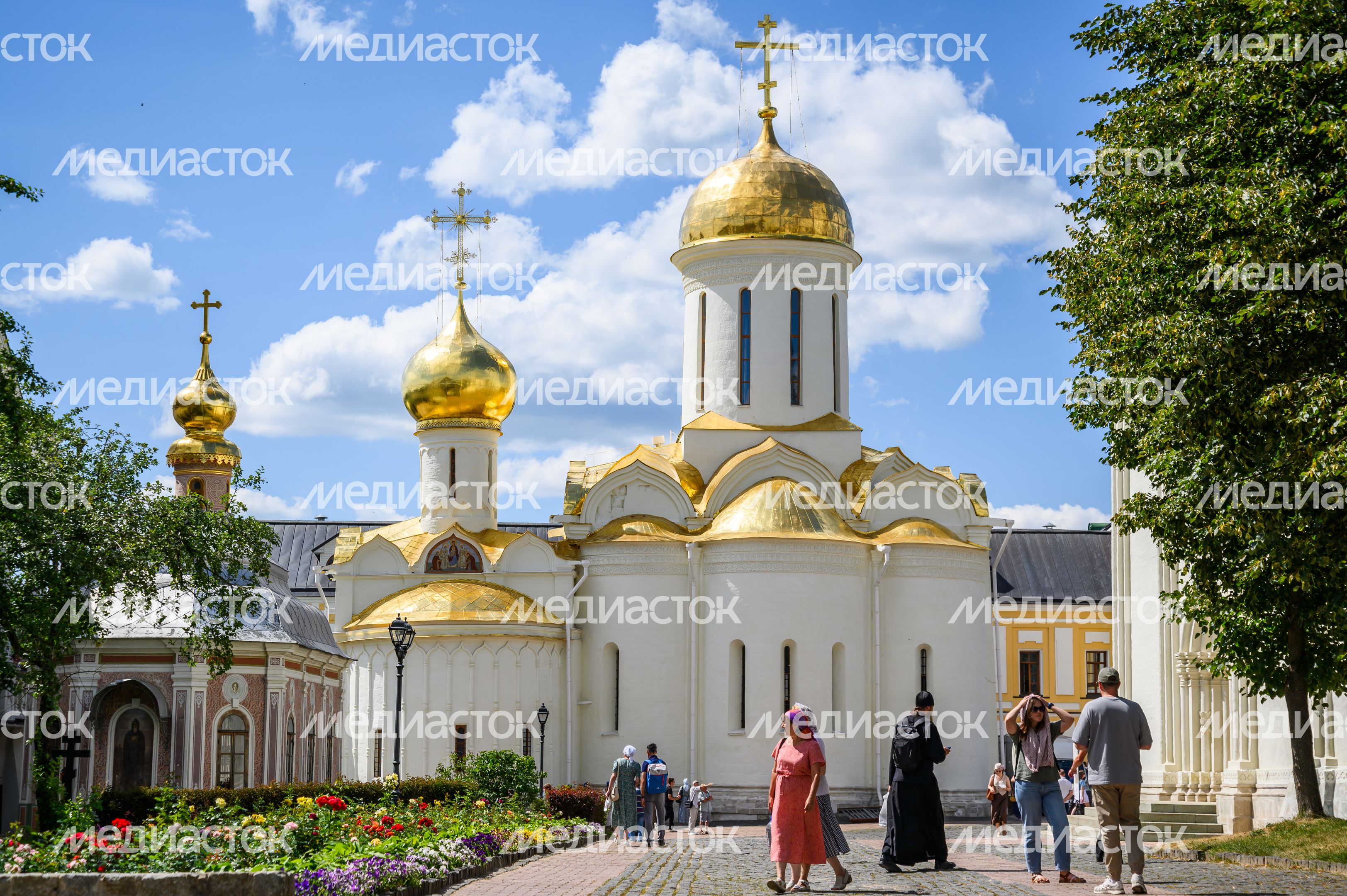 Солнечная Свято-Троицкая Сергиева лавра