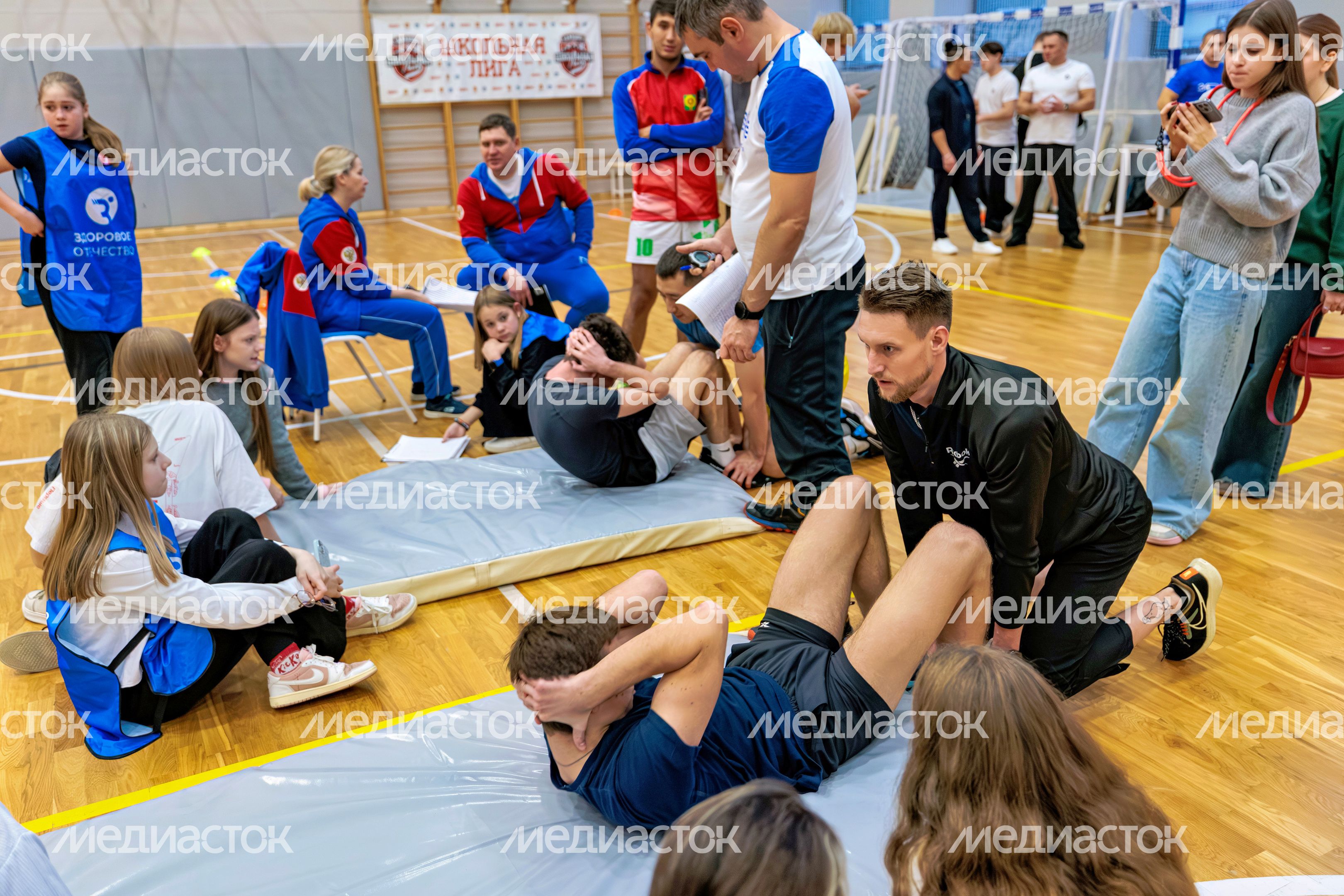 Спортивный проект «Тот самый физрук»: конкурс учителей физкультуры и старшеклассников Спортивный проект «Тот самый физрук»: конкурс учителей физкультуры и старшеклассников