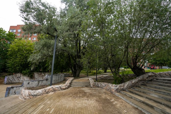 В Дзержинском завершается обновление сквера имени Громцева