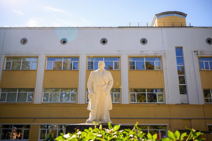 Памятник В.И. Ленину у Дворца культуры «Тепловозостроитель» в Коломне