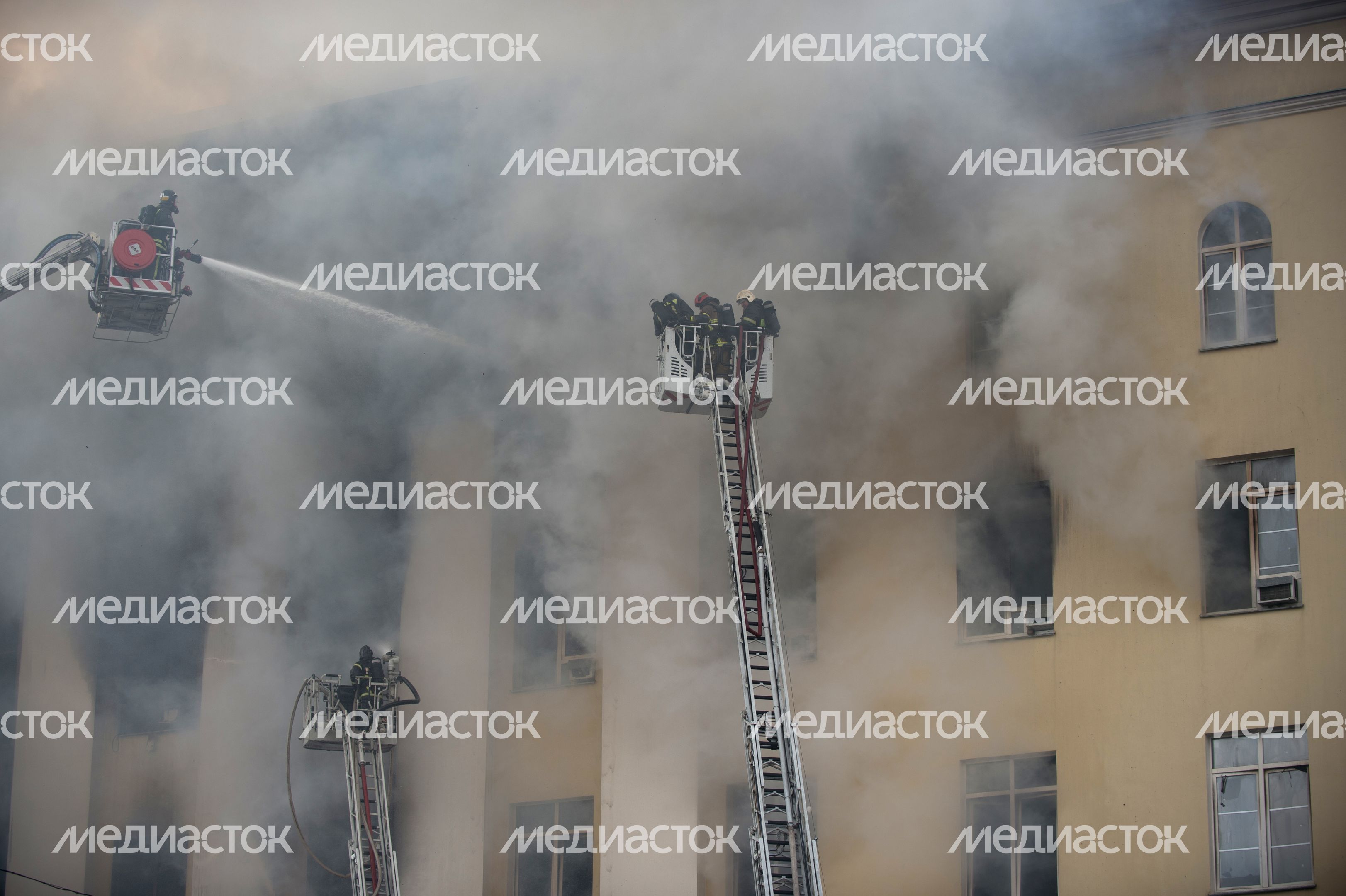 Пожар в здании Минобороны РФ в Москве Пожар в здании Минобороны РФ в Москве