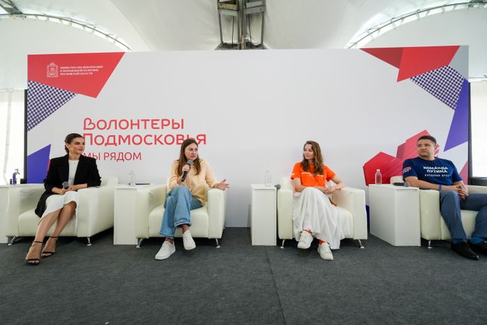 Встреча регионального клуба "Мы вместе" на фестивале волонтеров в Красногорске