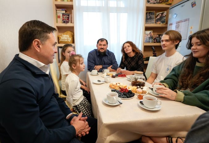 Андрей Воробьев навестил семью погибшего на СВО бойца