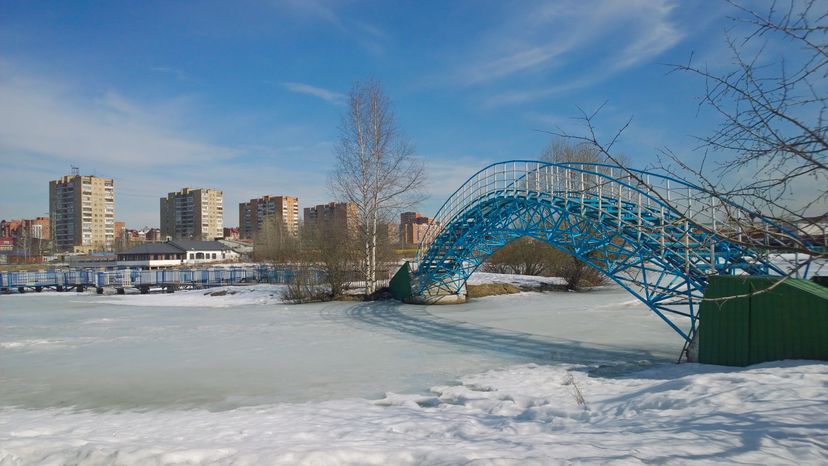 Мост через реку в Лобне