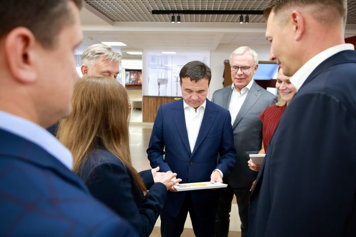 Губернатор Андрей Воробьев встретился с жителями города Домодедово в Городском дворце культуры «Мир»