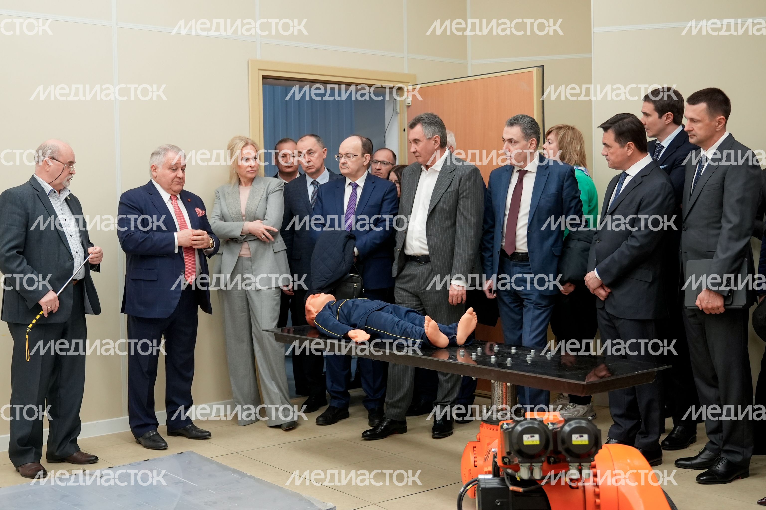 Андрей Воробьев посетил НИЦ "Курчатовский институт" ИФВЭ в Протвине Андрей Воробьев посетил НИЦ "Курчатовский институт" ИФВЭ в Протвине