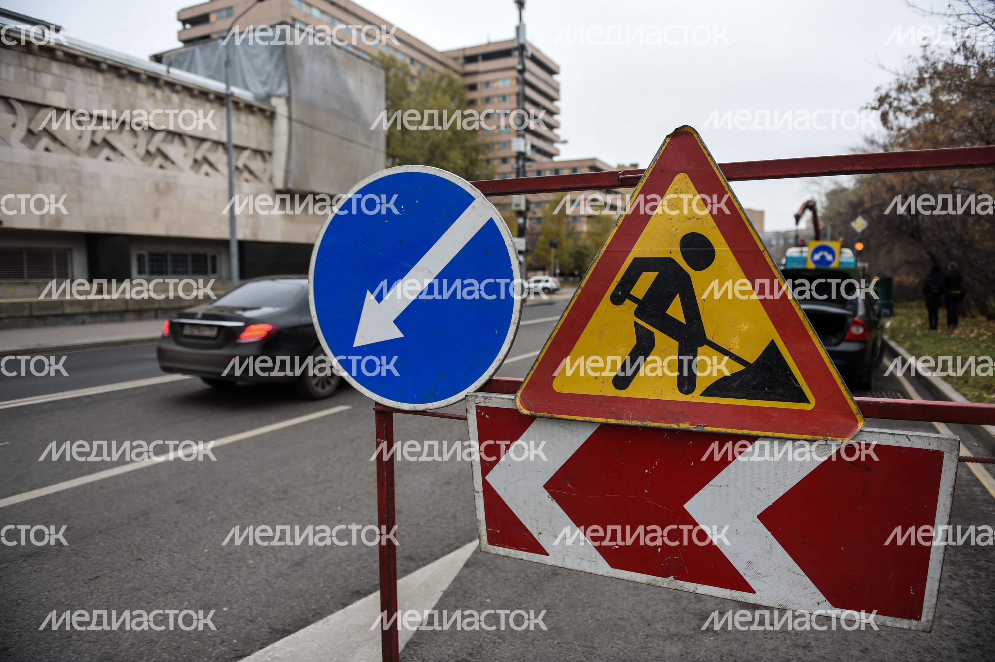 Дорожные работы по замене канализационных люков Дорожные работы по замене канализационных люков