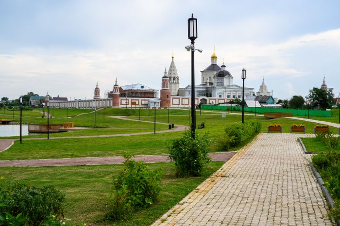 Богородице-Рождественский Бобренев мужской монастырь в селе Старое Бобренево округа Коломна