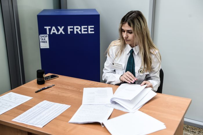 Система tax free для возврата НДС иностранцам начинает работу в России в тестовом режиме