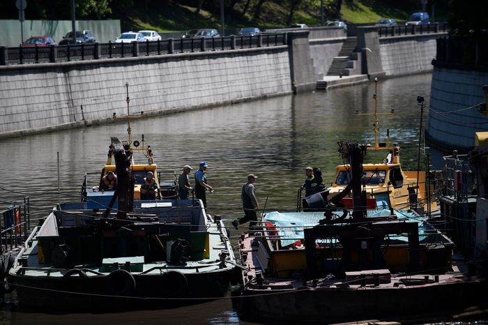 «Мосводосток» проверил гидроузел на реке Яуза в Москве