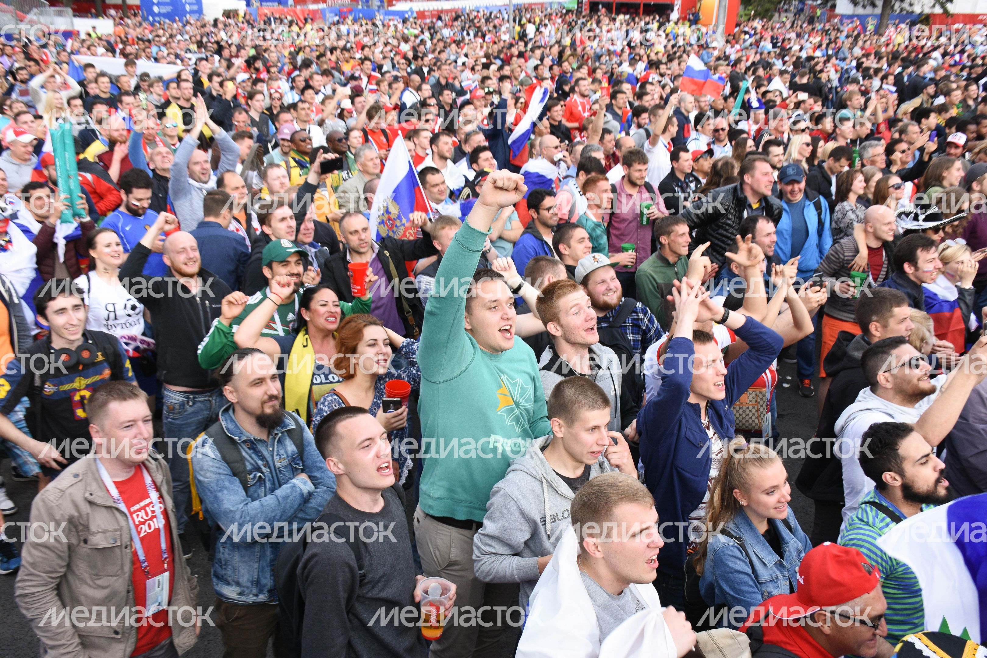Открытие Чемпионата мира по футболу в Москве на Воробьёвых горах