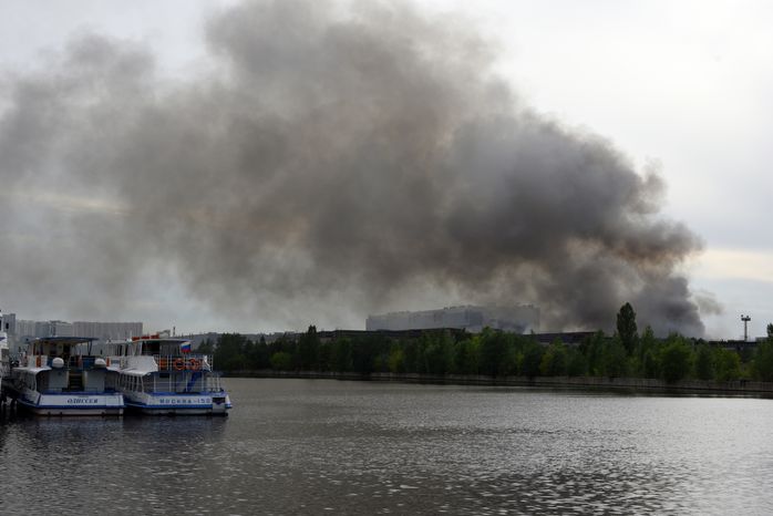 Пожар на территории бывшего завода ЗИЛ