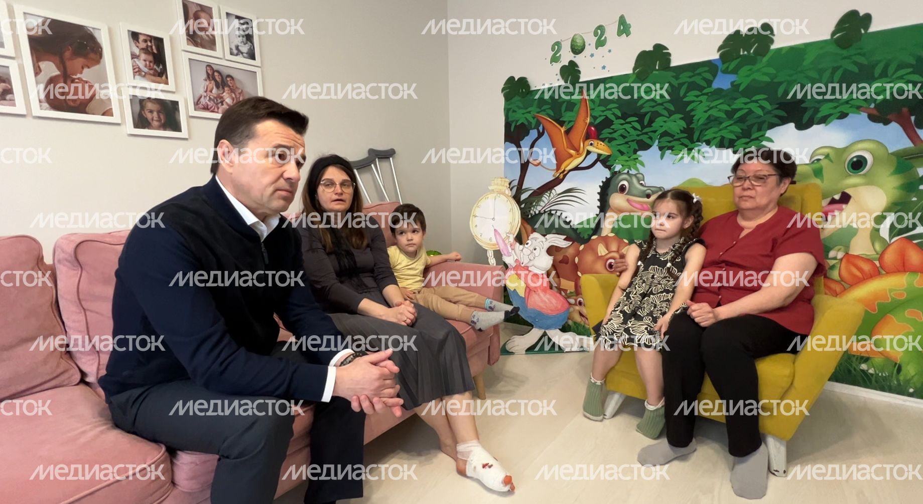 Губернатор навестил семью погибшего во время теракта в «Крокус Сити Холле»