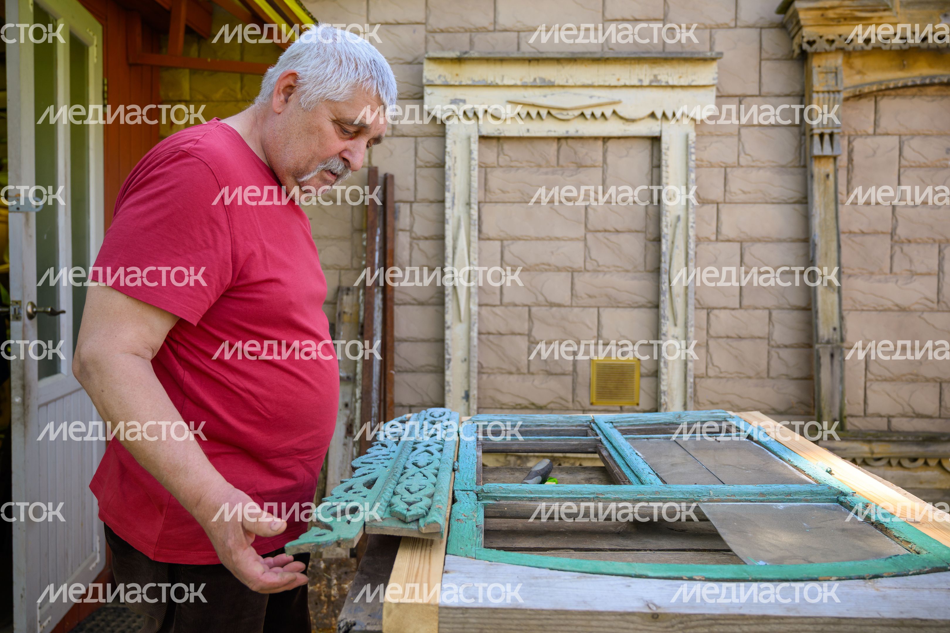 Реставрация наличников в деревне Заволенье Орехово-Зуевского округа Реставрация наличников в деревне Заволенье Орехово-Зуевского округа