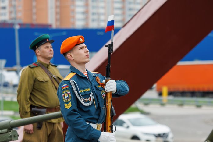 Мотопробег и торжественное возложение цветов к монументу «Противотанковые ежи» в День Победы в Химках