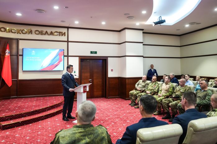 Андрей Воробьев вручил награды бойцам подразделений БАРС