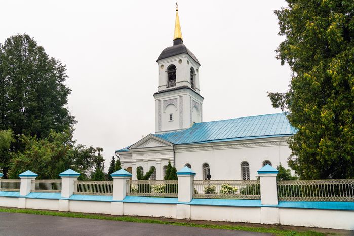 Церковь Воскресения Словущего на Николо-Железновском погосте в деревне Шипулино округа Клин
