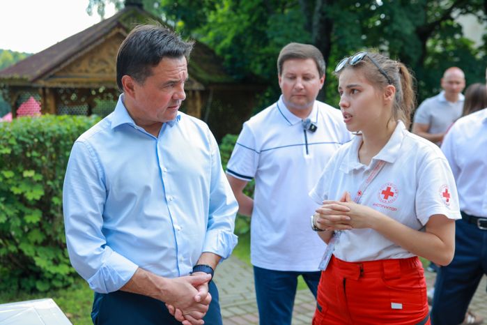 Андрей Воробьев навестил детей участников СВО в оздоровительном лагере "Левково"