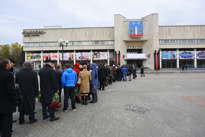 Церемония прощания с Юрием Карауловым в Красногорске