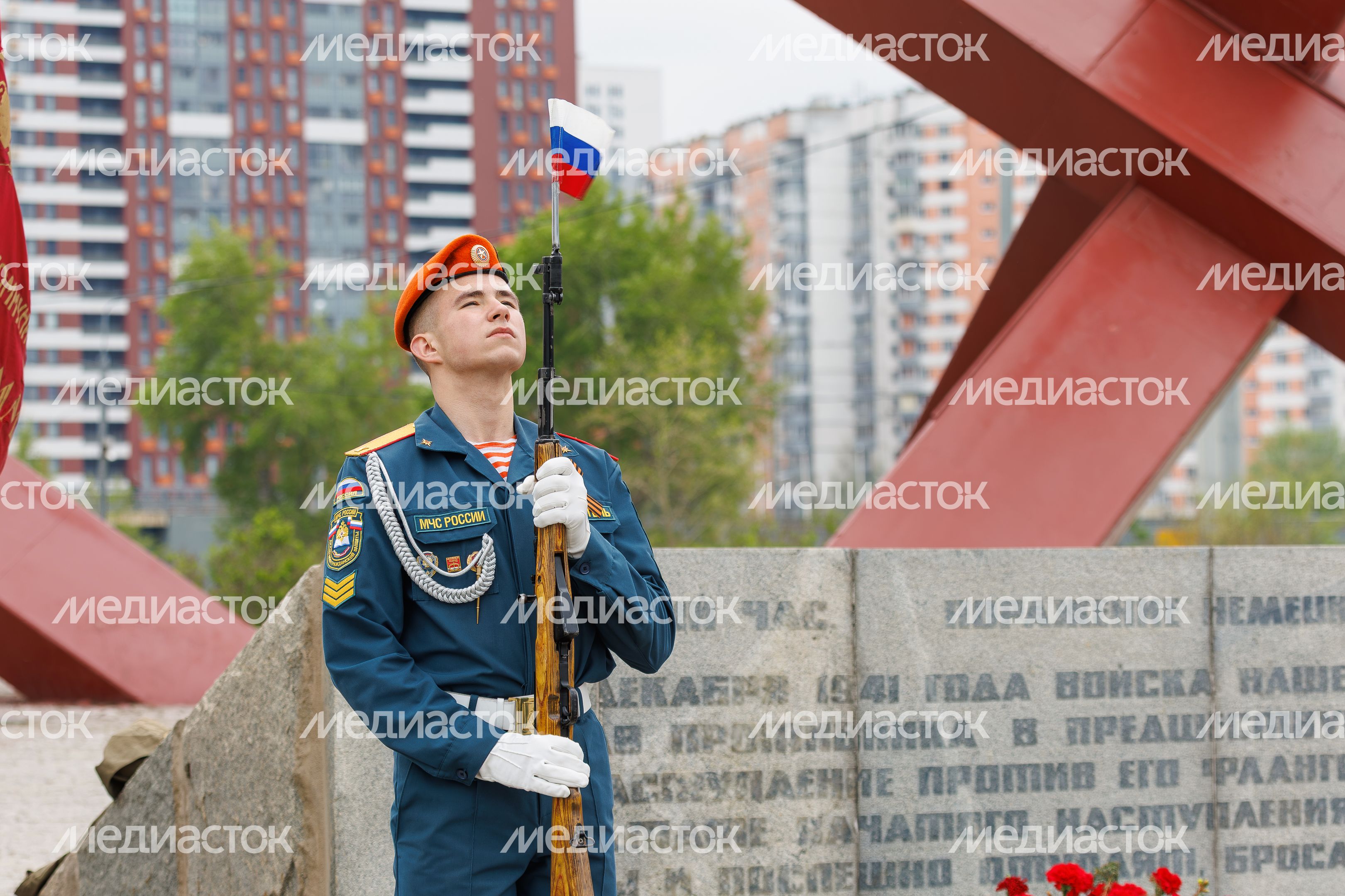 Монумент «Противотанковые ежи» в Химках Монумент «Противотанковые ежи» в Химках