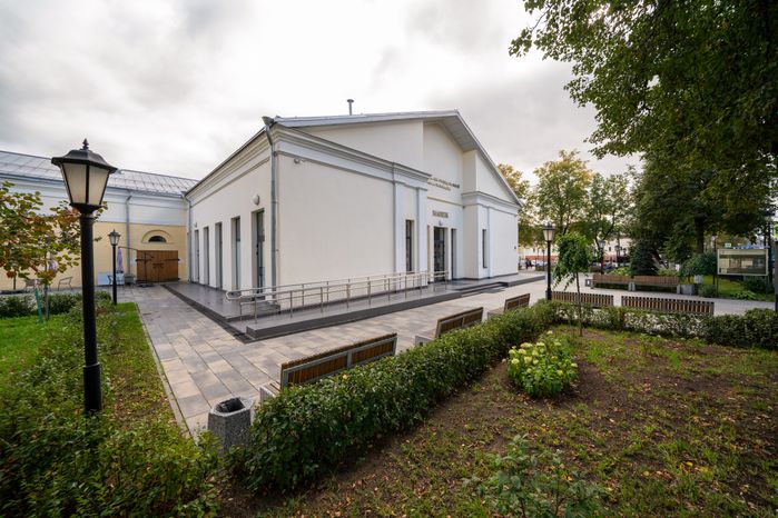 Звенигородский манеж - главное выставочное пространство Звенигорода