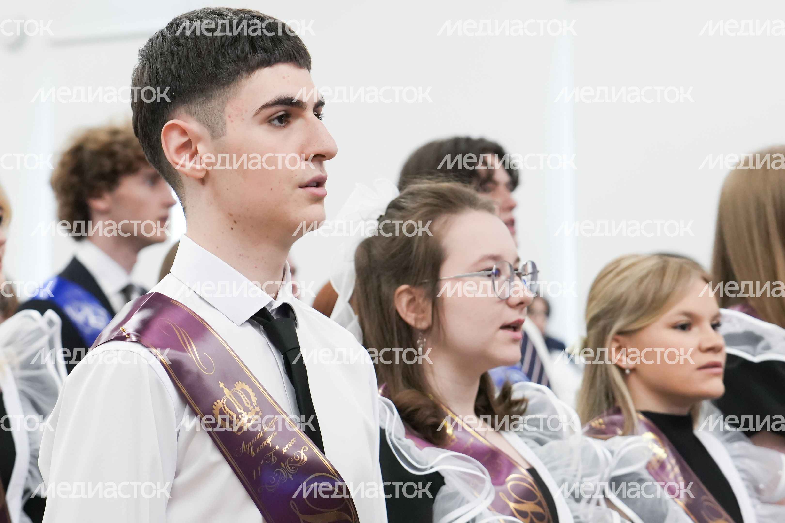 Последний звонок в мытищинском лицее №34