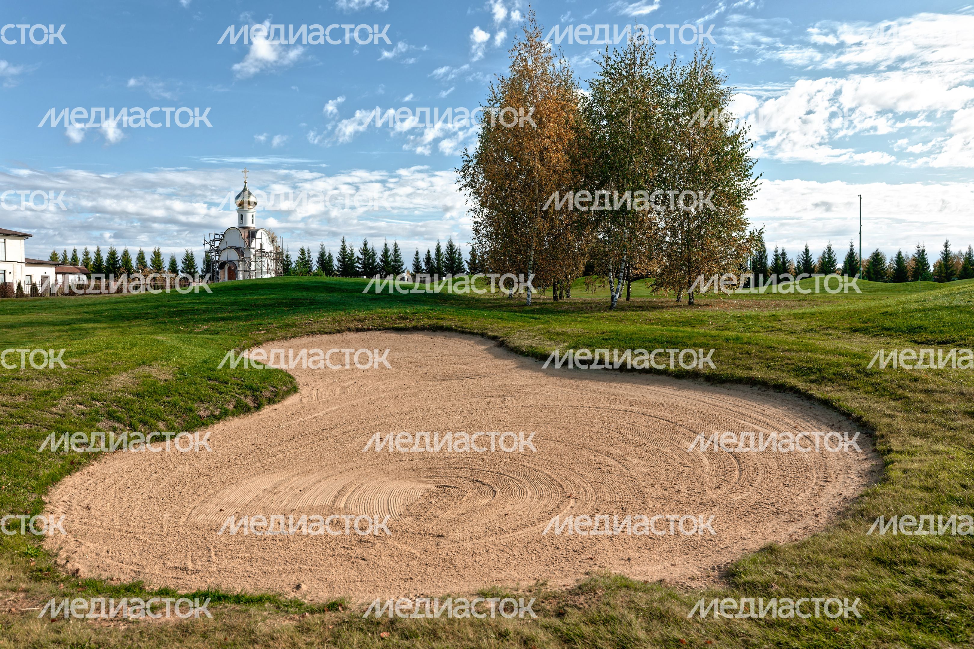 Гольф-поле клуба Dmitrov Golf Resort в Дмитровском округе Гольф-поле клуба Dmitrov Golf Resort в Дмитровском округе