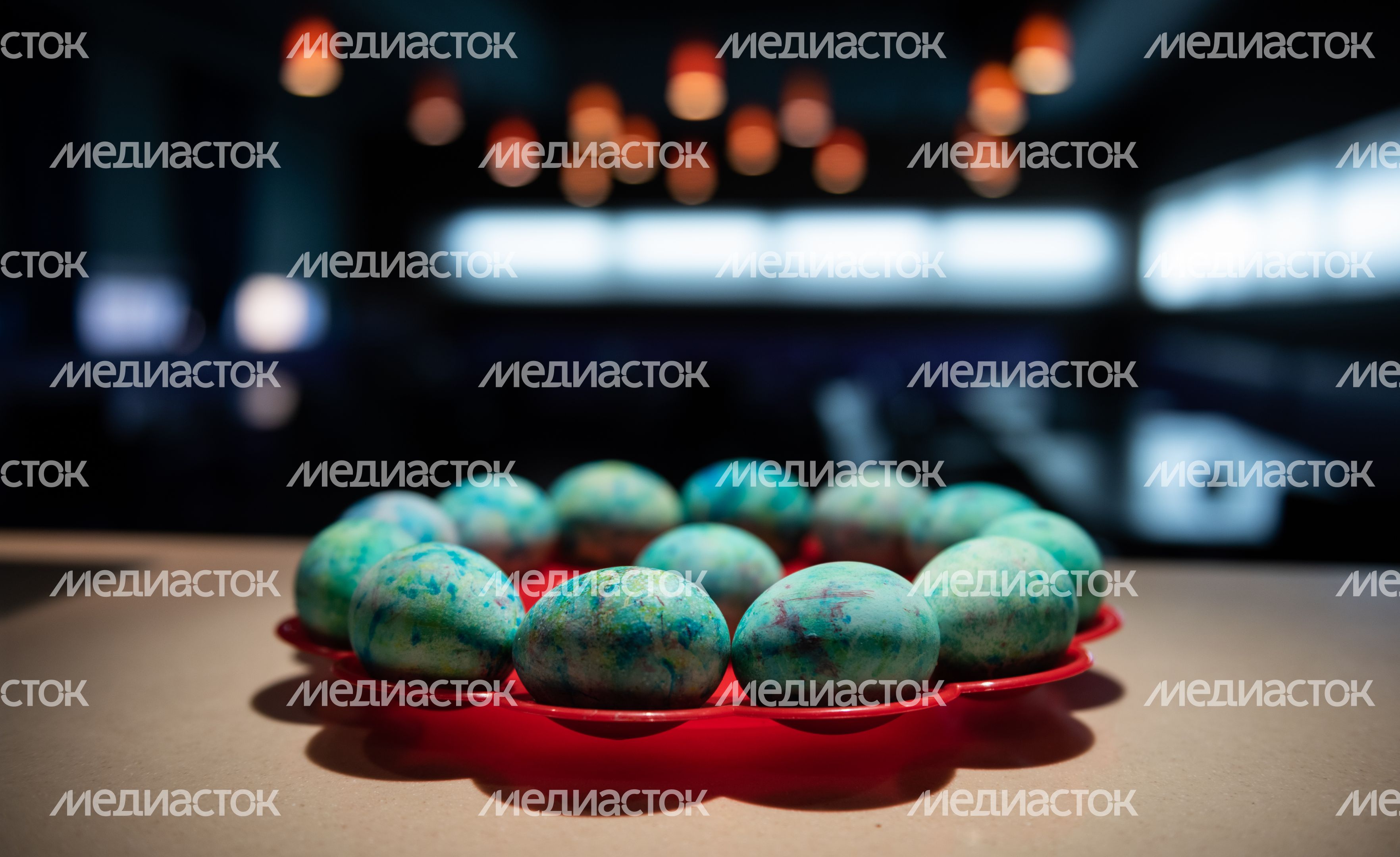 Эксперимент РИАМО по окраске яиц к Пасхе