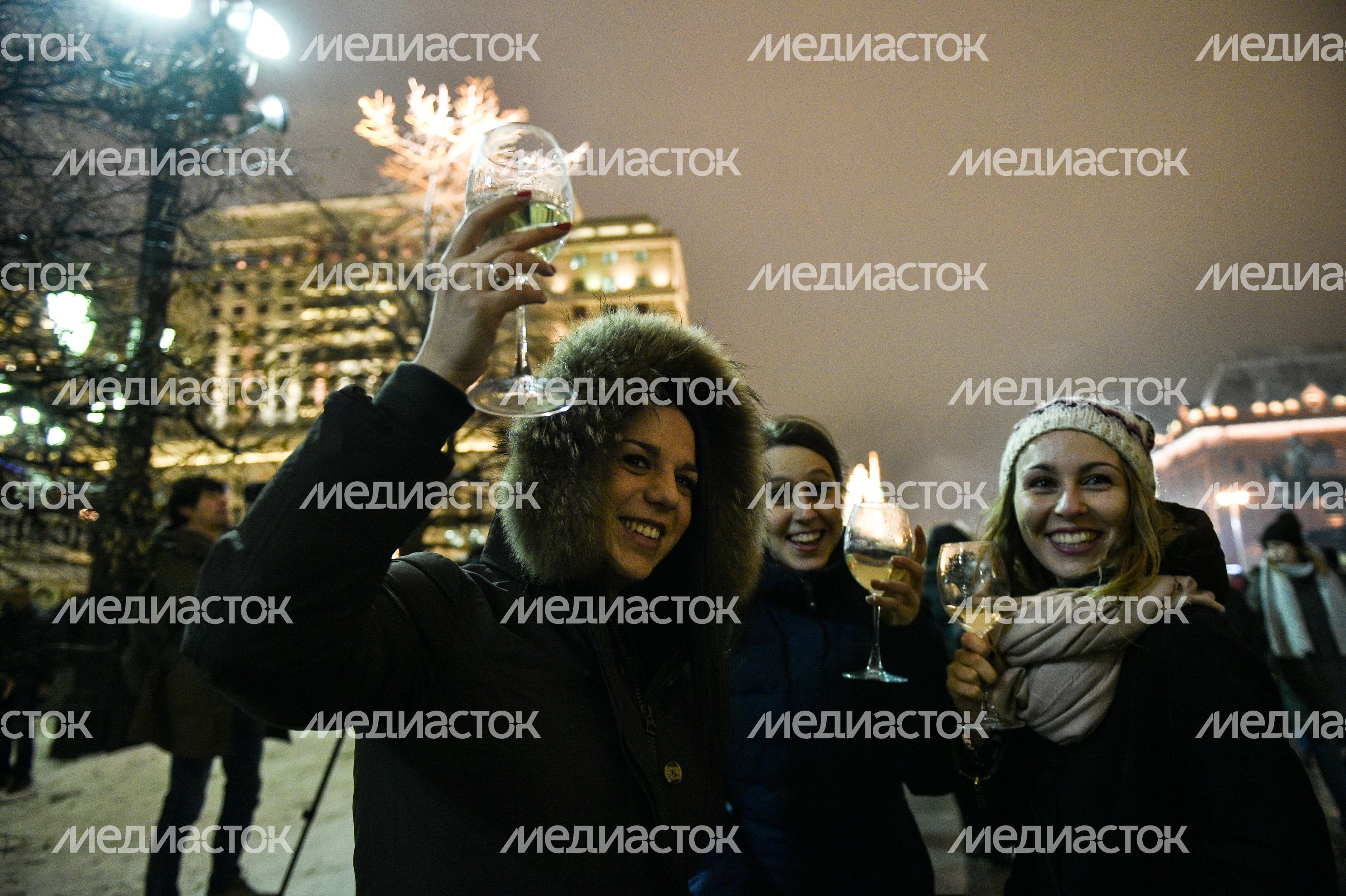 Как москвичи встречали 2017 год на Красной площади